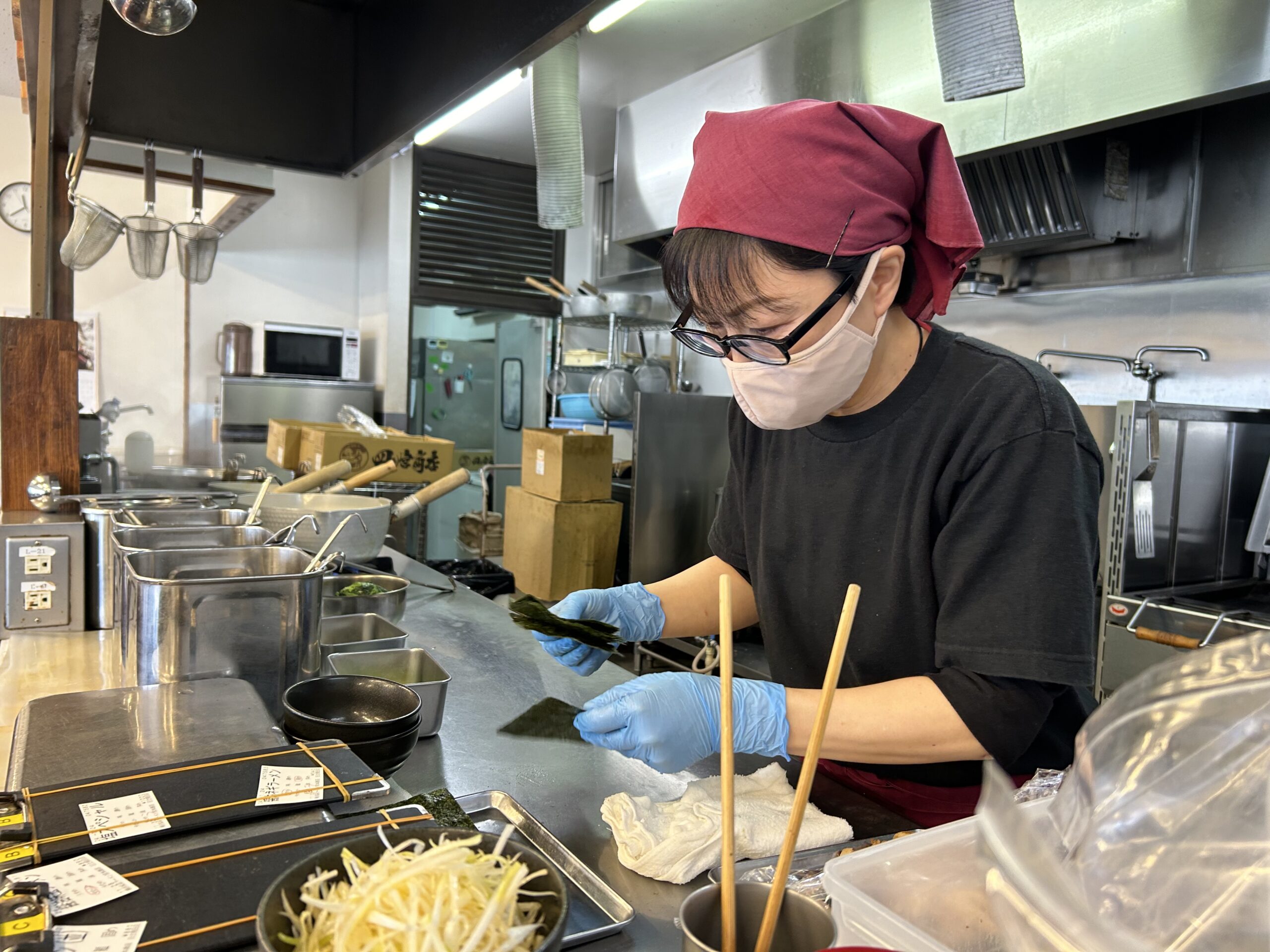 家系ラーメン店のホール・キッチンスタッフ 0